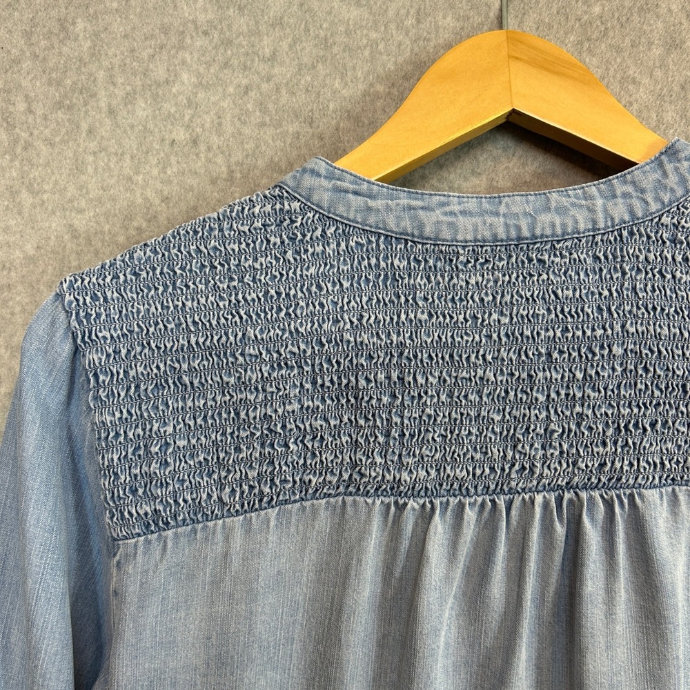 Cloth & Stone Anthro Button Down Shirt Blue Chambray Smocked Tencel Womens XS - Picture 7 of 11